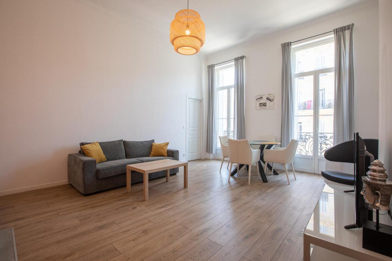 Apartment Centre *